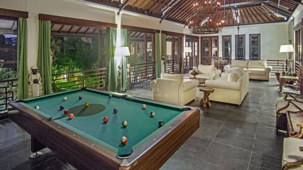 Villa Avalon Main House - Pool table